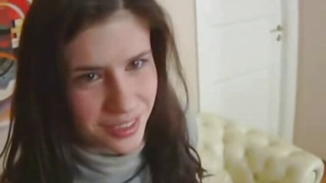 Mujer brasileña con gran botín peliculas clasicas del porno italiano intenta sexo anal