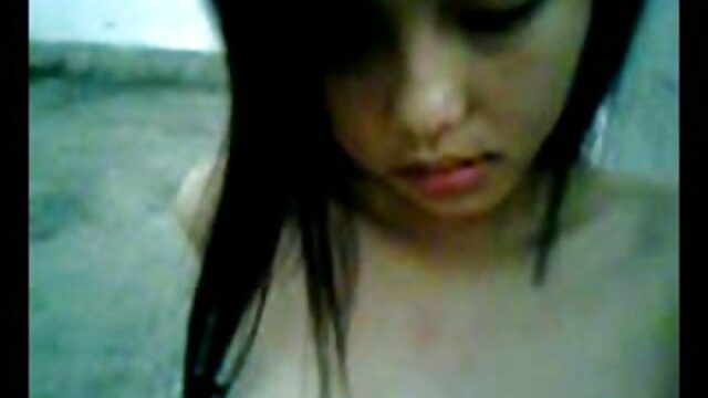 Nina taboo clasicas cachonda masturbándose y cumming